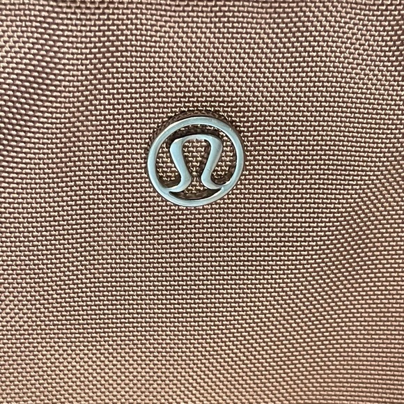 Lululemon all purpose tote - Picture 9 of 11